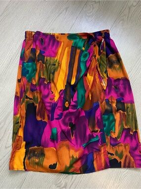 SUE  BRETT. Vibrant Abstract Tie-Waist Mini Skirt - Pink/Orange/Green.